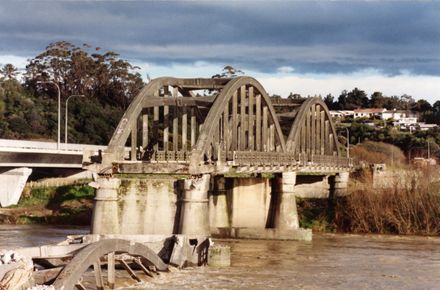 Demolition of the Fitzherbert Bridge