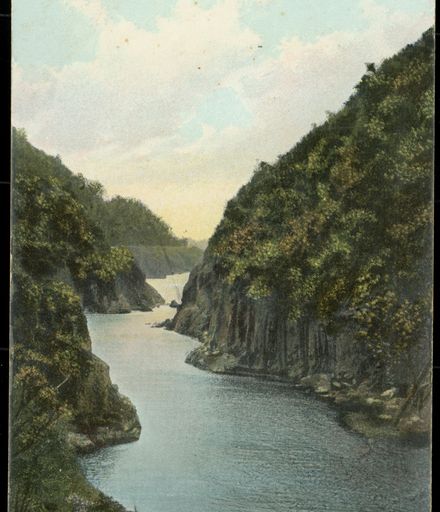 Postcard of Manawatū Gorge