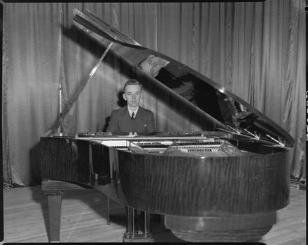 Beggs' Piano - Resource cover image