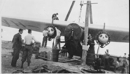 Repairing Sir Charles Kingsford Smith's aircraft, the "Southern Cross", Milson Airport
