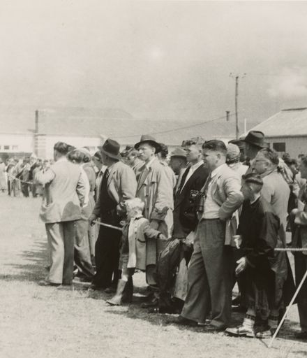 Crowds at the International Agricultural Aviation Show, Milson Airport