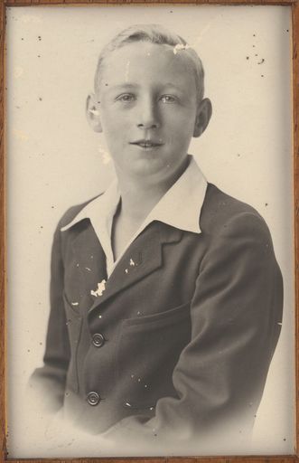 Wallis Ross - Terrace End School Dux, 1932