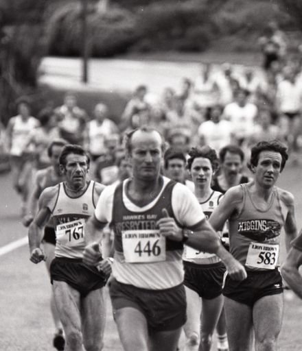 2022N_2017-20_039913 - Manawatu Lion Brown half-marathon 1984