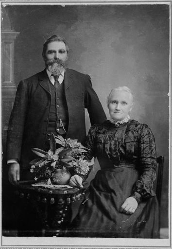 Unidentified couple - Resource cover image