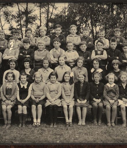 Terrace End School - Standard 2, 1940