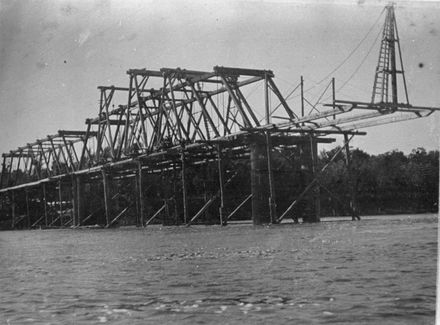 Ashhurst Bridge under construction