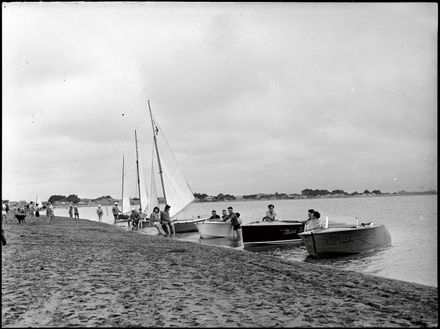 Boats on the river, Foxton