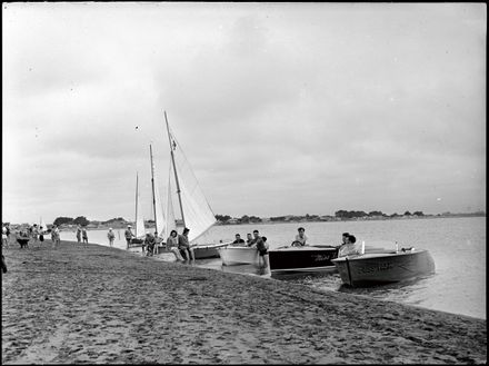Boats on the river, Foxton