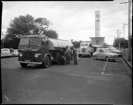 "Oil Tanker Breaks Axle" in the Square - Resource cover image