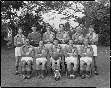 Kiwi United team photograph - Resource cover image