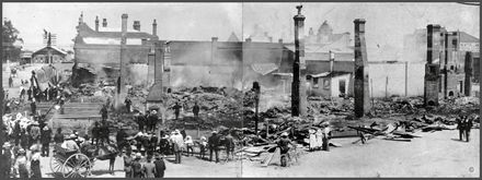 Destruction of the Clarendon Hotel by fire, Rangitikei Street