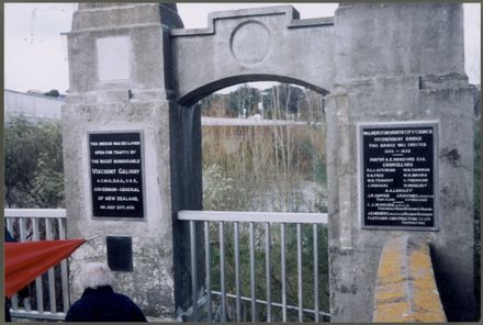 Commemorative plaques beside the Fitzherbert Bridge