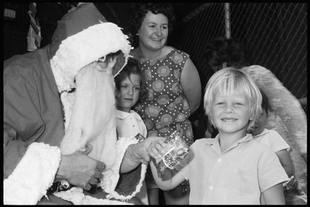 Children meeting Santa - Resource cover image