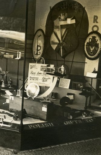 Display of gifts from Polish soldiers