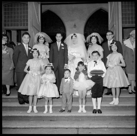 "Popular Chinese Couple Marry" - Resource cover image