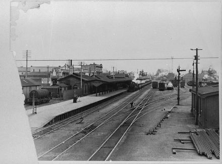 Palmeston North Railway Station, Main Street