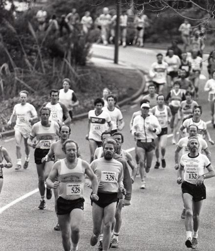 2022N_2017-20_039640 - Manawatu Lion Brown half-marathon 1984