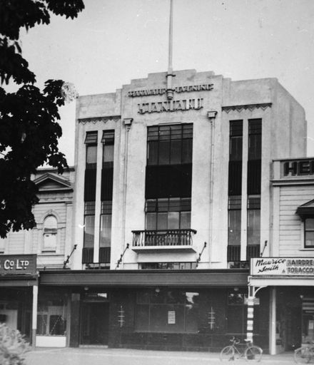 Manawatu Evening Standard building, The Square