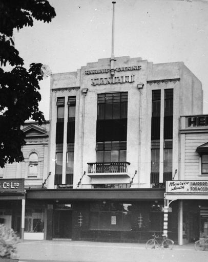 Manawatu Evening Standard building, The Square