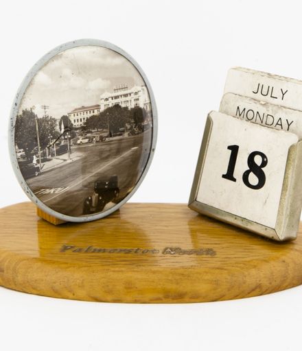 Desk calendar with photographs of The Square