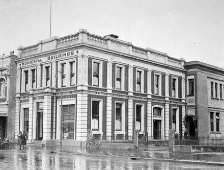 Municipal buildings, The Square