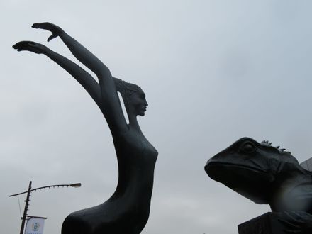 'Who's Afraid" sculpture, Broadway