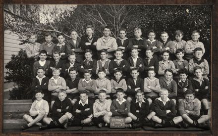 Terrace End School - Standard 5, 1933