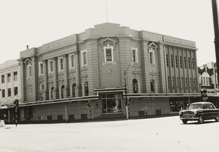 Bank of New Zealand, corner of Rangitikei Street and The Square