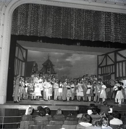 Rehearsal of ‘The Student Prince’