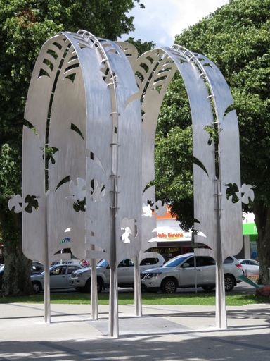 Nga Huruhuru Rangatira public sculpture