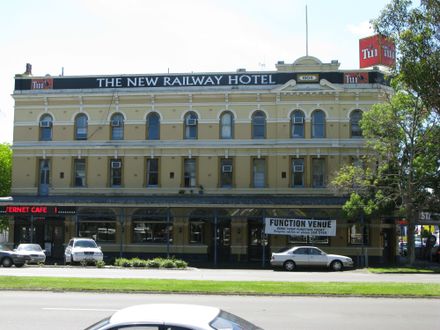 New Railway Hotel, Main Street
