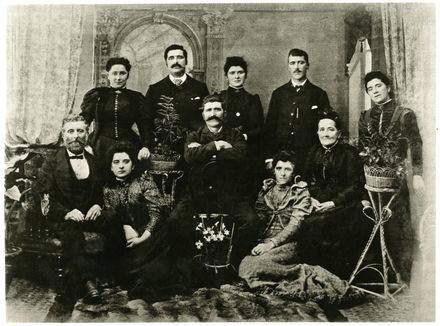 Robêrt Family Portrait