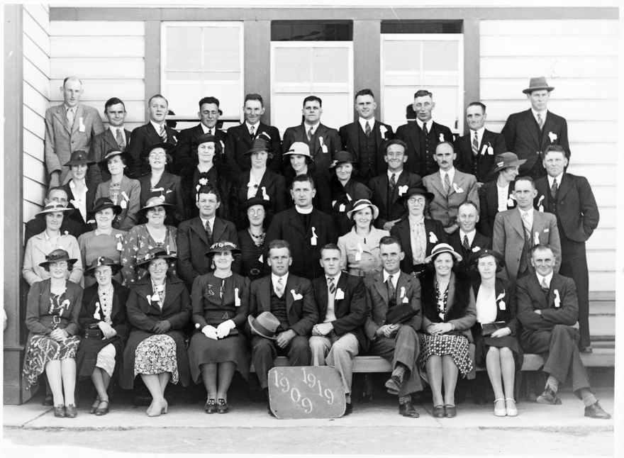 2022P_AshhurstSchool-S10-F11_039685 - Ashhurst School, Diamond Jubilee, pupils from years 1909-1919