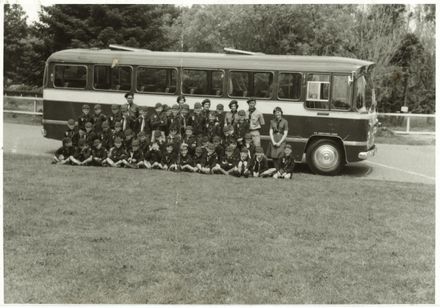 The No.17 Morris 702 Bus - Resource cover image