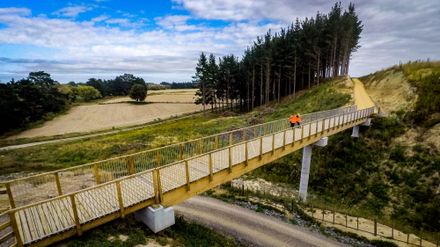 He Ara Kotahi pathway bridge