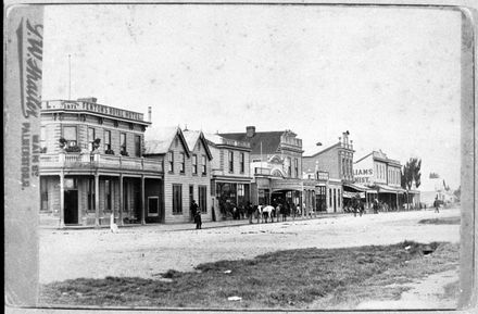 The Square from Rangitikei Street to Broad Street (now Broadway Avenue)