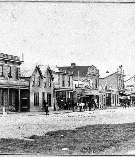 The Square from Rangitikei Street to Broad Street (now Broadway Avenue)