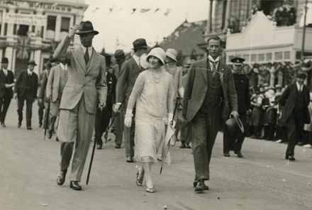 Duke and Duchess of York tour the Square