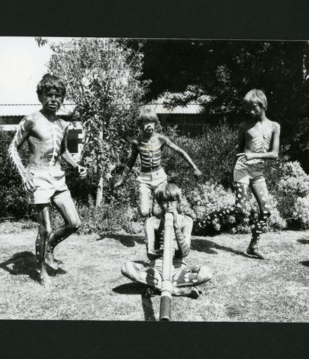 Pupils from Aokautere School dressed up for a Teaching Unit on Aboriginal Australians