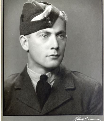 John Sligo, WWII pilot