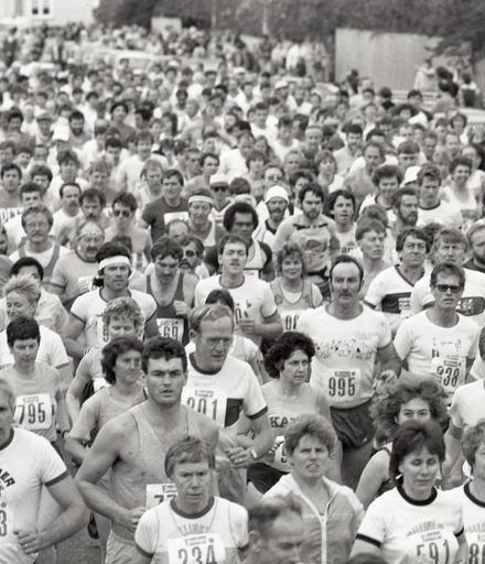 2022N_2017-20_040120 - Family flavour to run - Half-marathon 1986