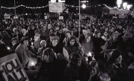 "2000 in Peaceful March Against War"