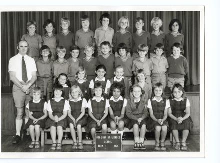 Our Lady of Lourdes School - Class photo Room 1 1974 - Resource cover image