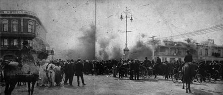 Crowd watching fire at Royal Hotel