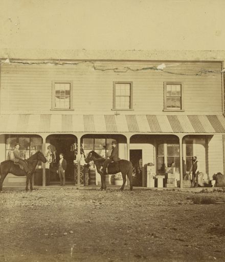 Roe and Green, General Store, The Square