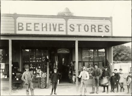 Beehive Stores, Foxton