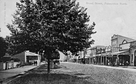 Broad Street, looking towards The Square