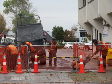Workmen sealing driveway - Resource cover image