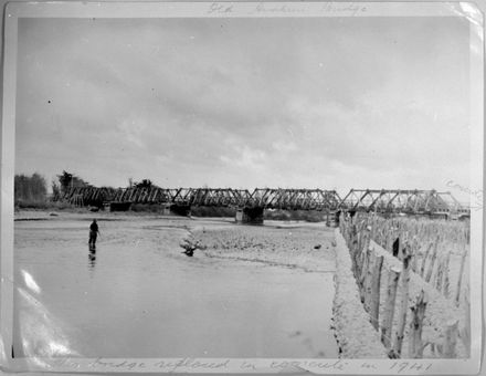 Old bridge over the Oroua River at Awahuri