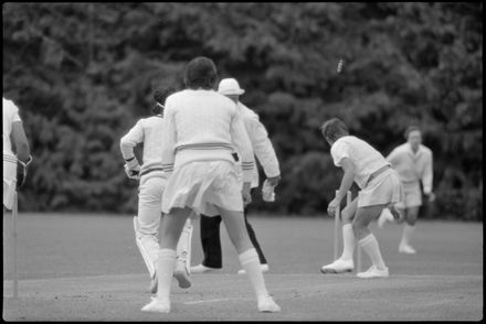 "Kiwi side keeps final bid alive" - Resource cover image